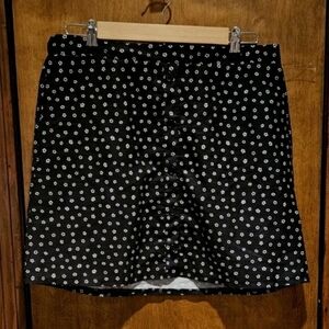 Black And White Floral Print Short Mini Skirt Size Large New Without Tags